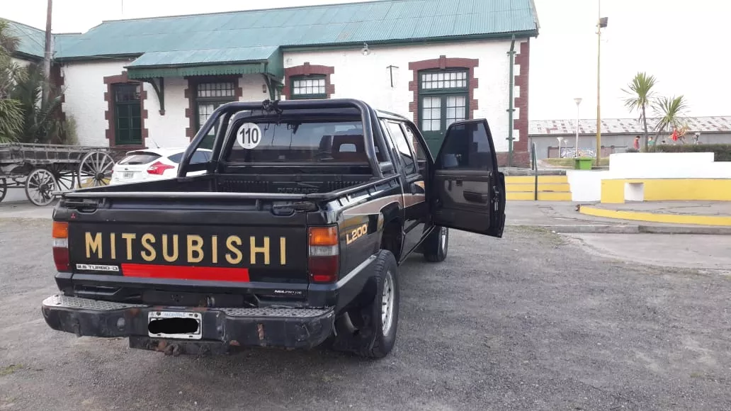 Mitsubishi L200 2.5 D/cab 4x4 Turbo