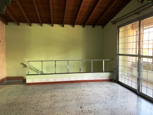 Casa-local En Venta