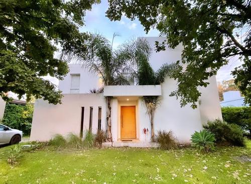 Casa  En Alquiler En Pilar, G.b.a. Zona Norte, Argentina