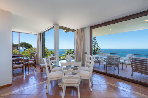 Casa Con Excelente Ubicación En Zapallar