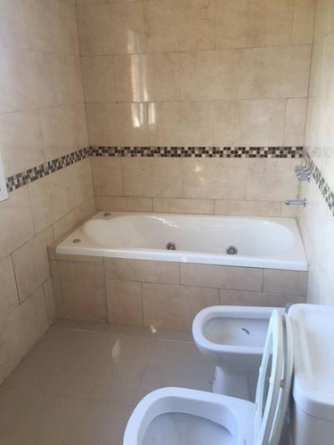 Venta - Casa En Los Alcanfores - Bayugar Negocios Inmobiliarios