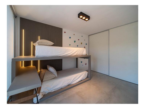 Triplex En Venta En Barrio Cerrado En Tigre. Amplios