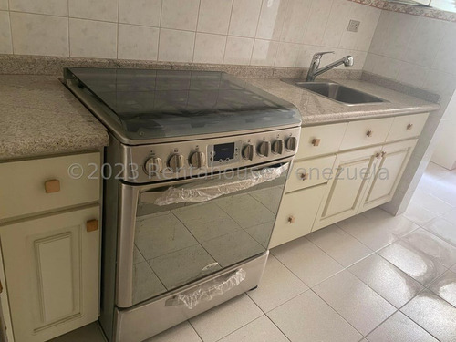 Excelente Apartamento En Alquiler En Lomas De Prados Del Este. #25-16800