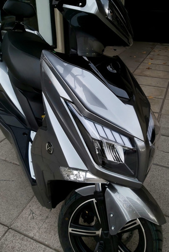 Imagen 8 de 15 de Moto Scooter Anger Litio 100km Auton, Veloc 80km/h, Okm V