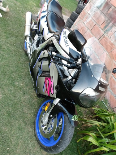 Imagen 1 de 16 de Suzuki Gsx-r750