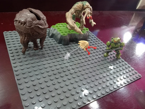 Mega Construx Halo Flood Tank Carrier Spora Y Master Chief (Usado)