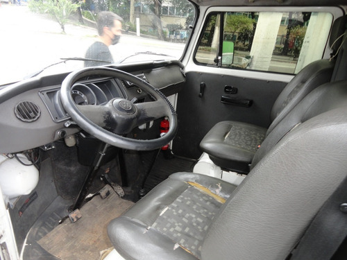 Imagem 9 de 11 de Volkswagen Kombi Furgao 1.4 Total Flex 3p
