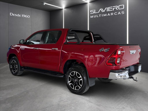 Toyota Hilux 2.8 D-4D TURBO DIESEL CD SRX 4X4 AUTOMÁTICO