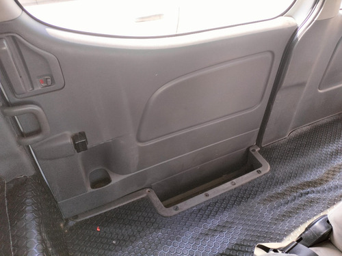 Nissan Urvan 2.5 15 Pas Amplia Aa Mt