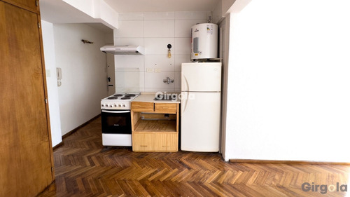 Venta Departamento Monoambiente Muy Luminoso En Recoleta