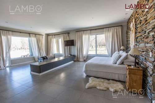 Venta Casa Chacras De La Alameda Carmen De Areco