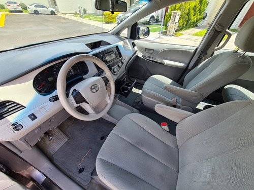 Imagen 7 de 8 de Toyota Sienna 2014 3.5 Ce V6 At