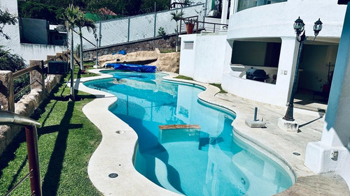 Renta Casa Santorini Con Vistas Expectaculares En 4 Habitaciones Con Baño De Un Stilo Único En Su Tipo, Alberca Climatizada Y Jardín Bonito. Todos Los Servicios En Fracc Rancho San Diego Ixtapal Sal