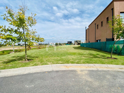 Lote En Barrio Náutico Vila Marina 1 !!