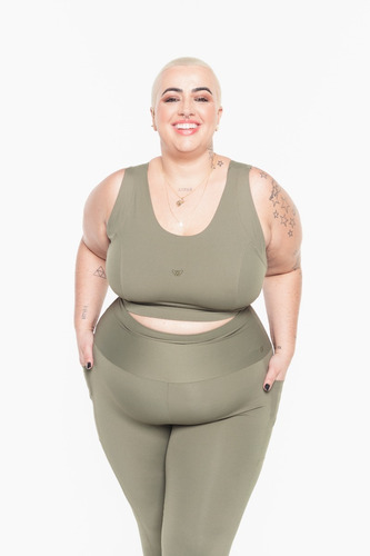 Imagem 6 de 10 de Top Plus Size Média Sust. V Emana® Wonder Size Verde