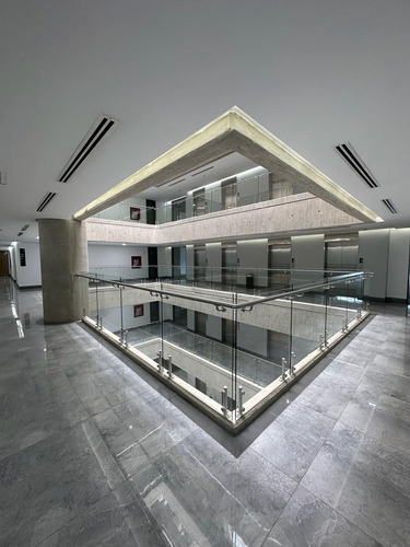 Oficina En Alquiler 225 M2-urb.los Naranjos Del Cafetal Financiamiento