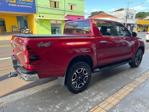 Toyota Hilux 2.8 D-4D TURBO DIESEL CD SRX 4X4 AUTOMÁTICO