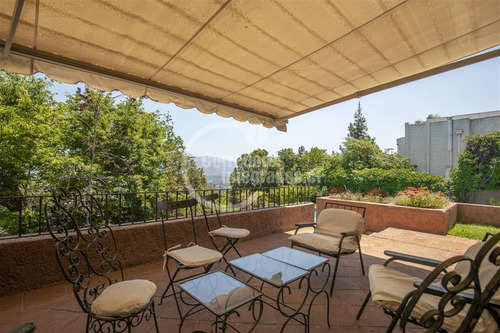 Casa En Venta De 6 Dorm. En Las Condes