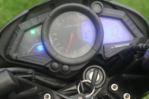 Pulsar Ns 200 Fi Negro Brillante Modelo: 2022