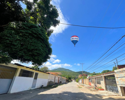Town House En Urbanización Makatao Village, Sector La Guarina, Guatamare, Isla De Margarita, Estado Nueva Esparta.
