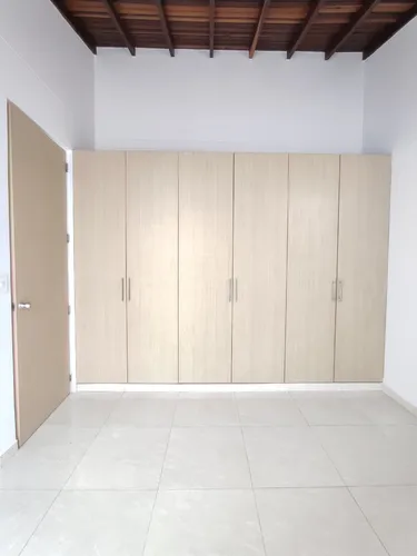 Casa En Arriendo En Prados Del Este. Cod A21497