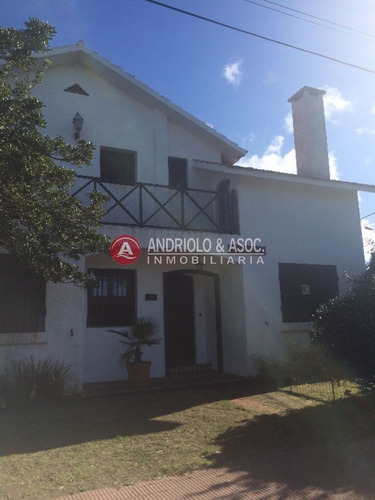 Casa En Venta, Peninsula, Punta Del Este, 4 Dormitorios.- Ref: 6618