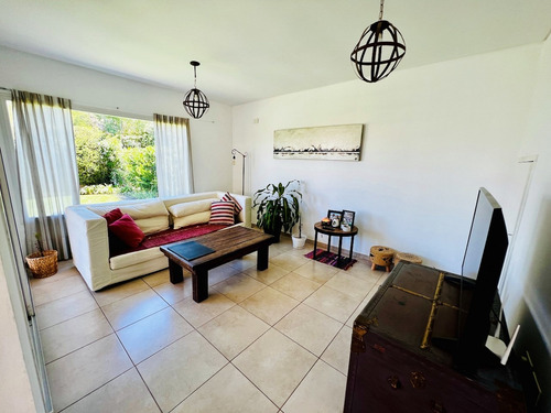Imagen 3 de 20 de Vendo Casa Del Este 2 Dormitorios, Ampliable A 4, Jardín Con Piscina, Sin Expensas!!