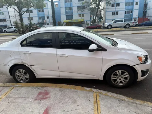 Chevrolet Sonic A 5vel Aa Mt