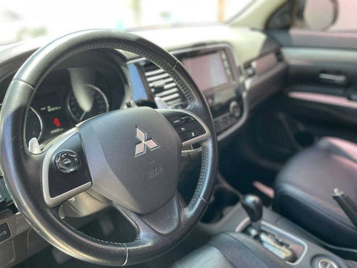 Imagem 14 de 15 de Mitsubishi Outlander 3.0 Gt 2015