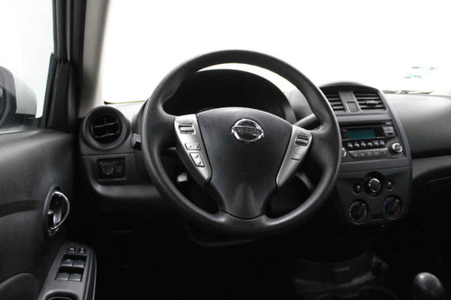 Imagen 12 de 15 de Nissan Versa 2017 4 Cilindros