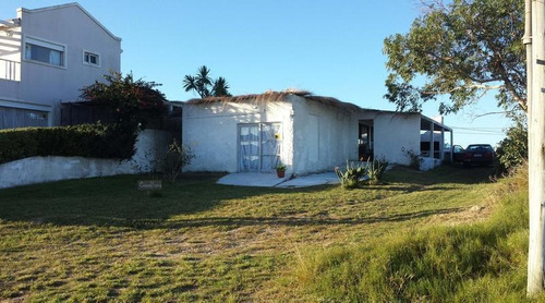 Casa En Venta De 3 Dormitorios En Punta Piedras