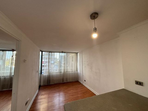 Depto En Arriendo De 1 Dorm, En Ramon Corvalan 8, Santiago