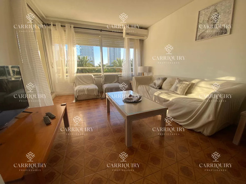 Venta Apartamento De 3 Dormitorios En Torre De Categoría