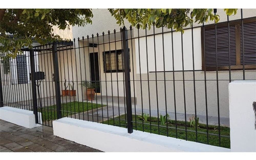 Venta Casa 3 Dorm En Zona Sur.-