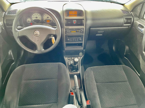 Imagem 5 de 8 de Chevrolet Astra 2011 2.0 Advantage Flex Power 5p