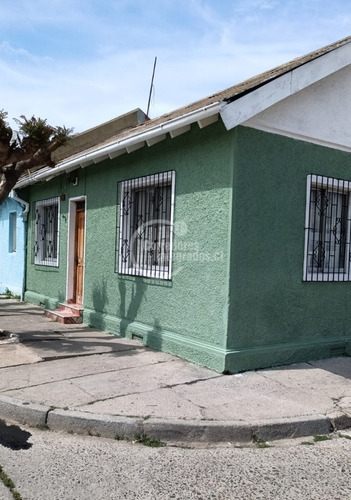 De 2 Pisos, 4 Dormitorios En Población Ccu Limache