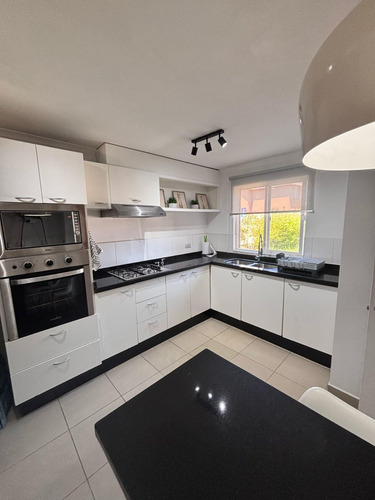 Propiedad Remodelada Completamente! Estancia Liray