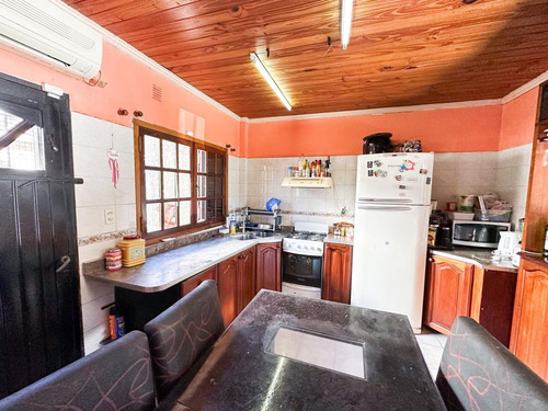 Venta Casa 5 Ambientes + 2 Locales Hurlingham