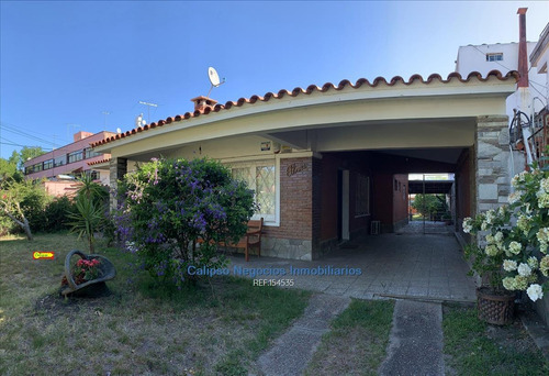 Venta - Casa - 4 Dormitorios - 3 Baños - Piscina -atlantida