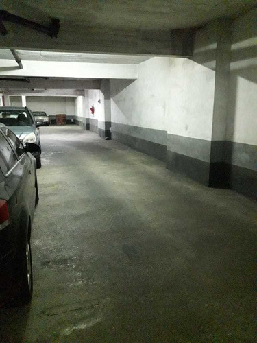 Imagen 2 de 2 de Dueño Vende Cochera A Metros De La Estación Acassuso