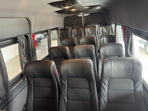 Sprinter 417 16 Lugares Executiva Ano 2025 Financio