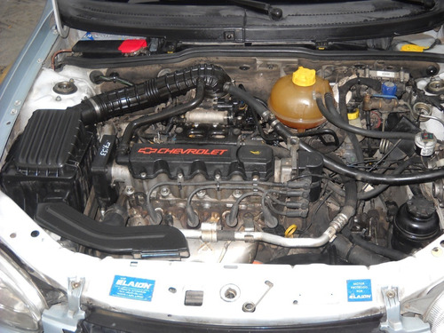 Imagen 9 de 16 de Chevrolet Corsa 1.4 Classic Gls 2009 Gnc Gris Plata