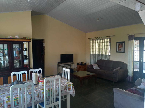 1.000 M², Casa Com 02 Dormitórios, Churrasqueira E Piscina!!