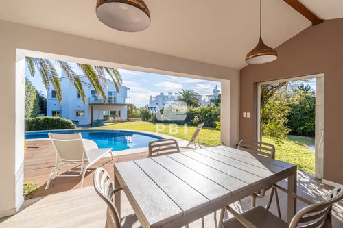 Casa Modernizada 5 Dormitorios En El Corazón De La Península - Ref : Pbi15014