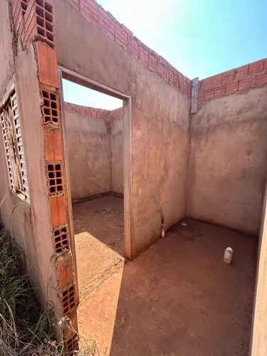 2 Salões Comercial E 1 Kitnet No Fundo