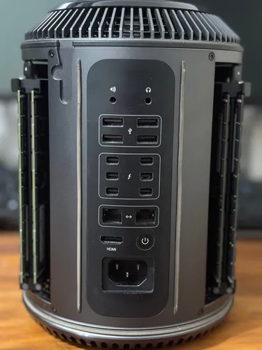 Apple Mac Pro (2013) 12コア 64GB 1Tssd Apple Mac Pro (2013) | Frete grátis