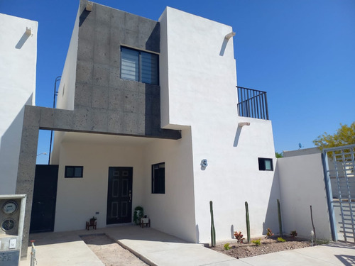 Casa En Venta En Residencial Las Puertas