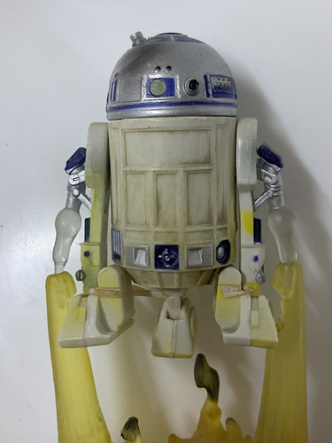 Star Wars 30th Tac 30-04: R2-d2 (llamas) 3,75 (Usado)