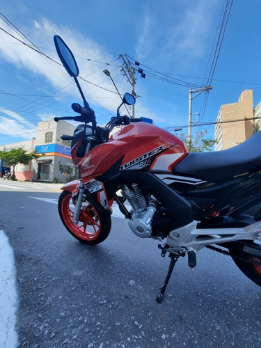 Imagem 2 de 6 de Honda Cb Twister
