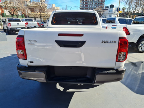 Imagen 6 de 16 de Toyota Hilux Dx 4x2 2021